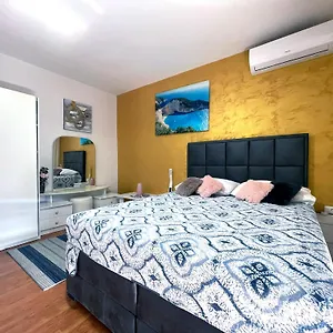 https://roma-trogir.hotels-in-trogir.com