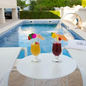 https://villa-apartments-bella.hotels-in-trogir.com